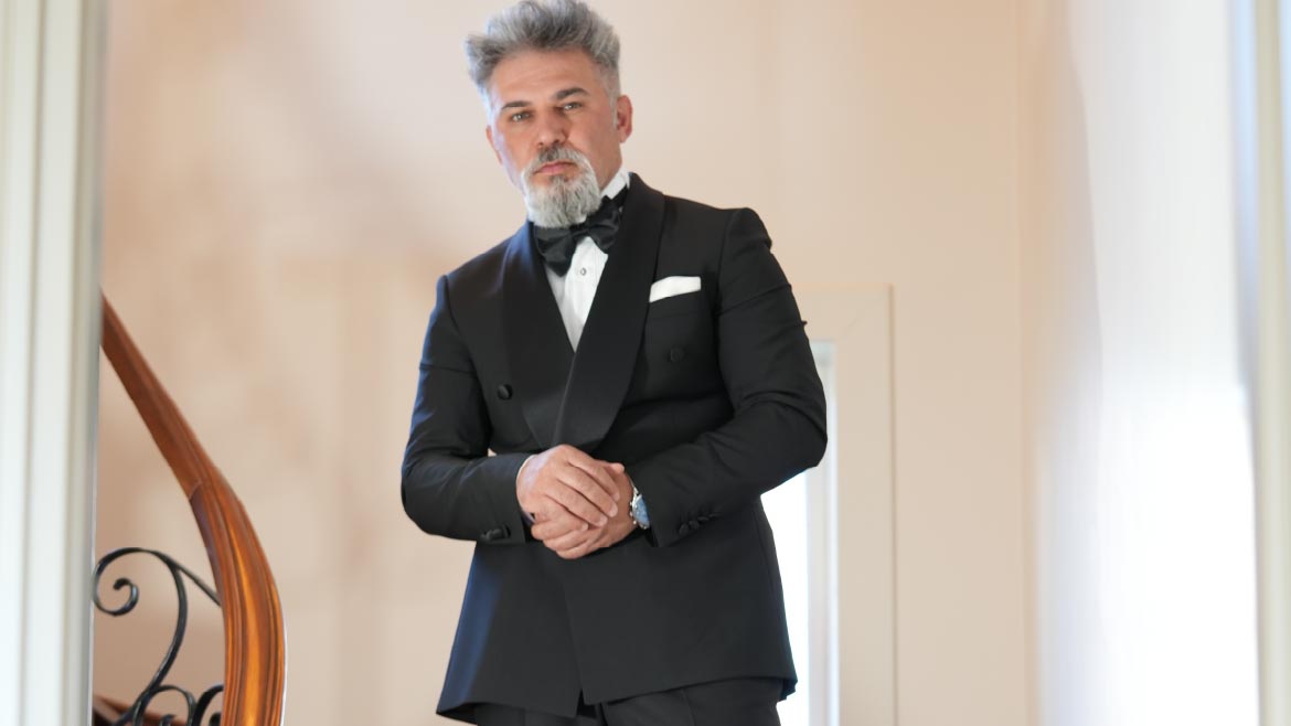 Sartoria atölyesinde el işçiliğiyle dikim