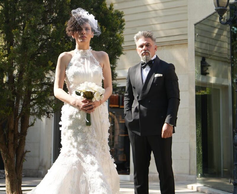 Sartoria Bespoke atölyesinde takım elbise dikimi — kumaş ve el işçiliği